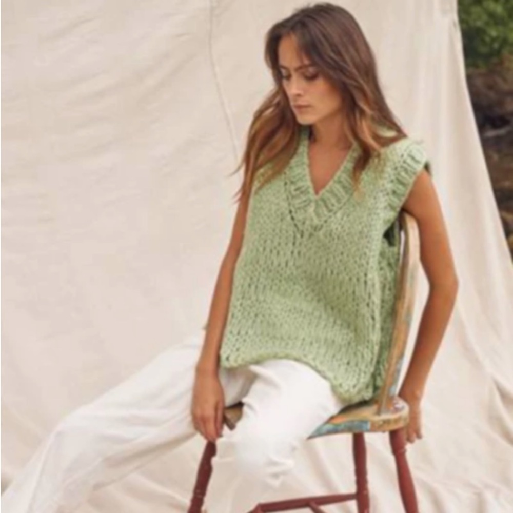 NWT Anthropologie Little Lies Hand Knit Sweater Vest